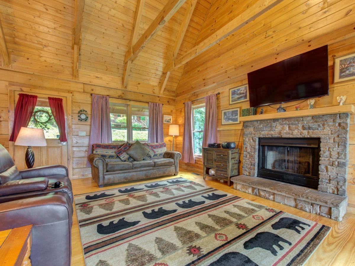 Bear Tracks, 2 Bedrooms, Hot Tub, Fireplace, Wifi, Jetted Tub, Sleeps 6 Гатлінбург Екстер'єр фото
