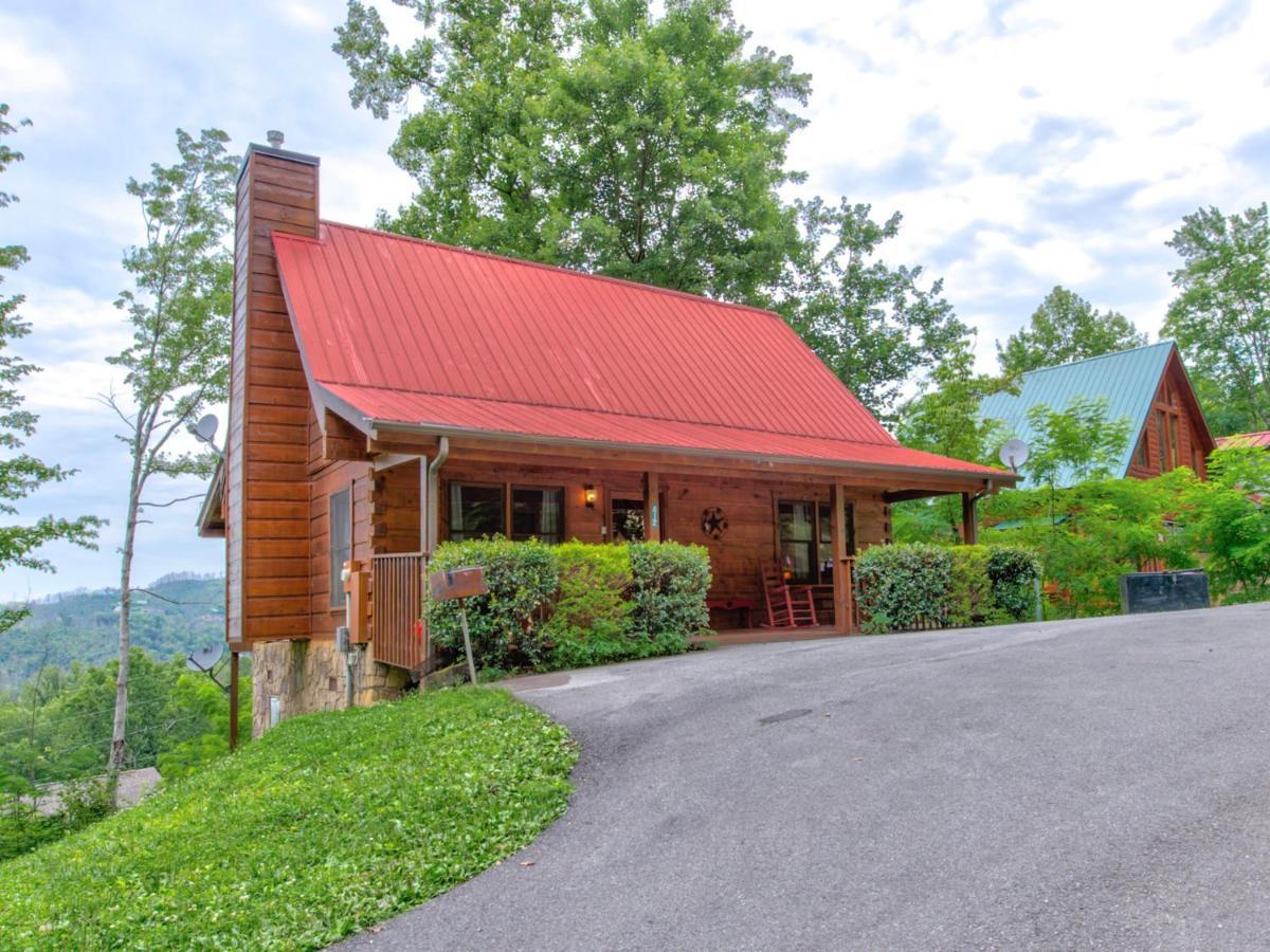 Bear Tracks, 2 Bedrooms, Hot Tub, Fireplace, Wifi, Jetted Tub, Sleeps 6 Гатлінбург Екстер'єр фото